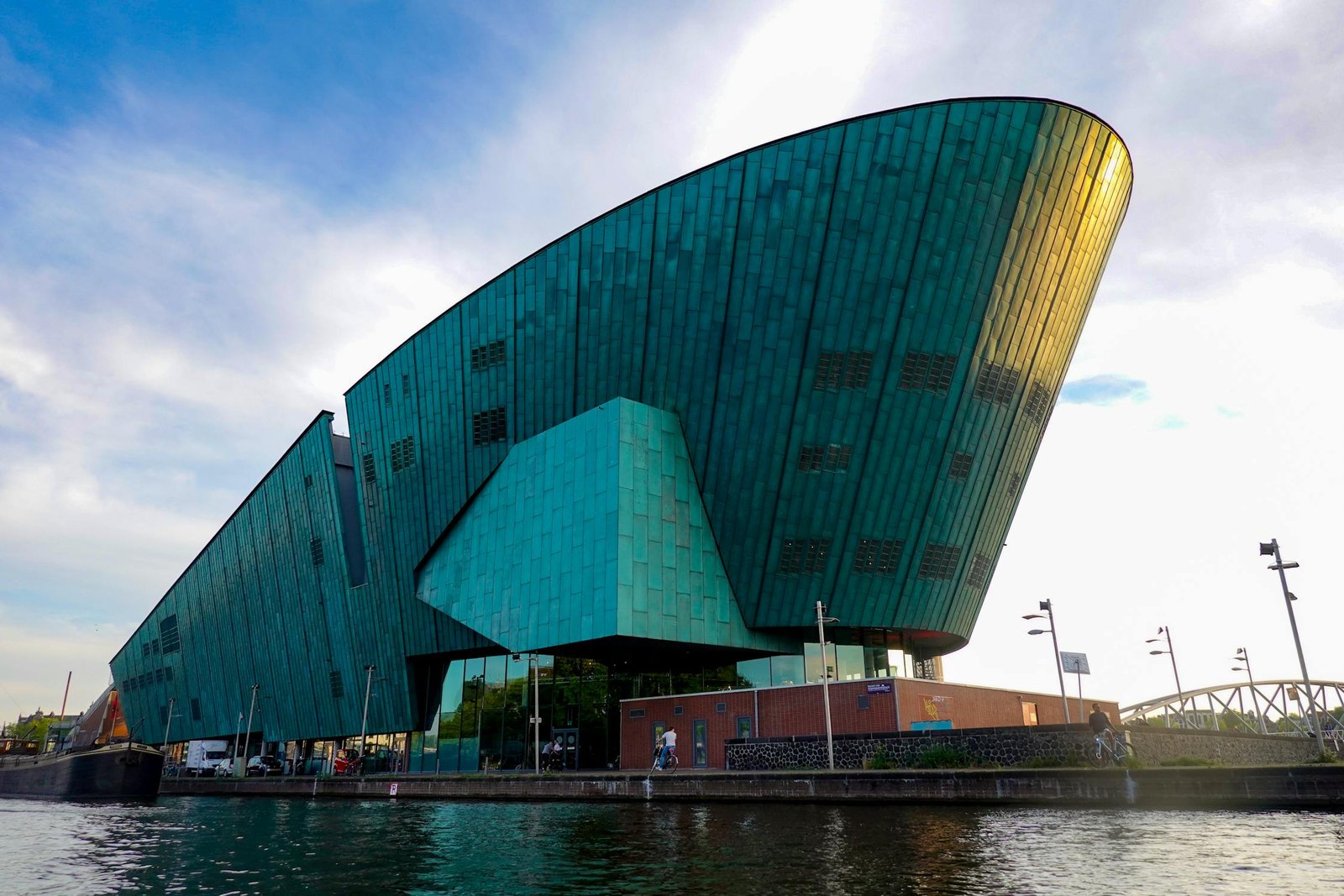 nemo museum museum night